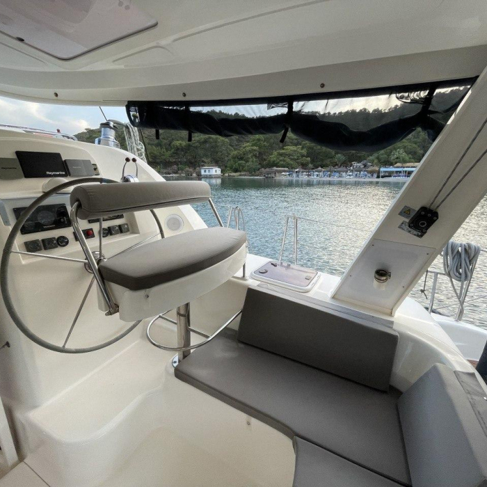 Emocean | Leopard 4300 photo 12