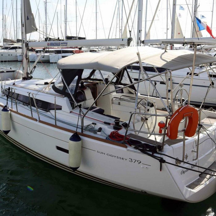 OYSTER SHELL | Sun Odyssey 379 photo 1