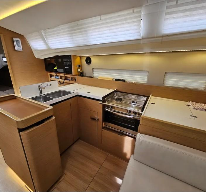 Ohana | Sun Odyssey 410 photo 6