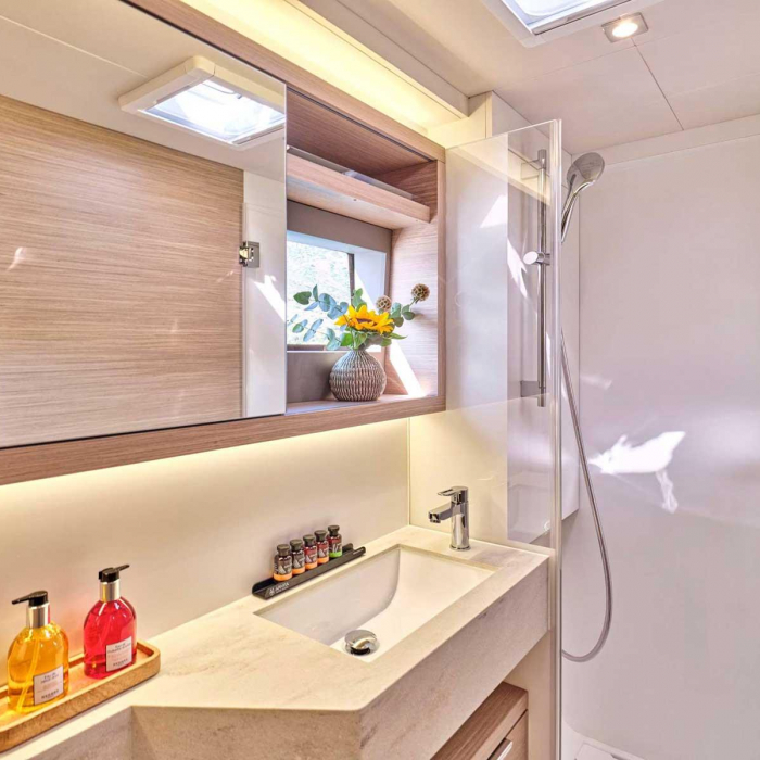 Athena Blu | Lagoon 51 photo 6