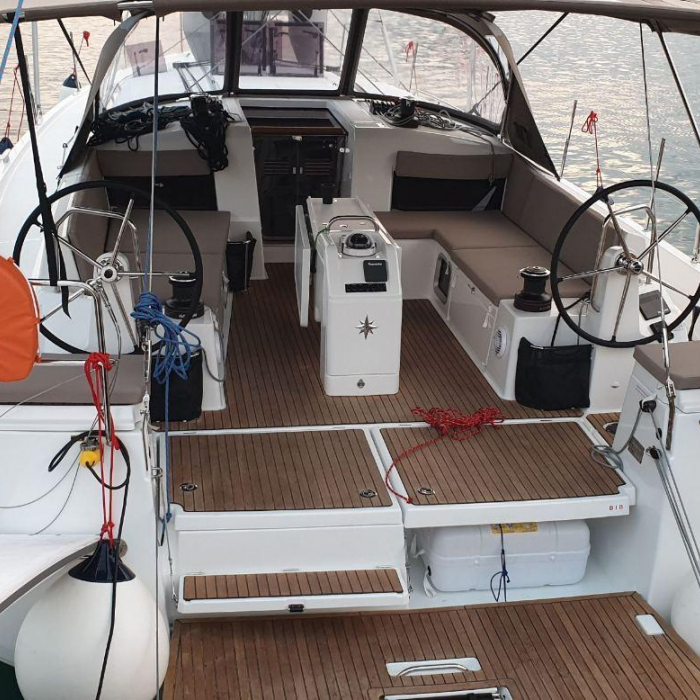 Helia | Sun Odyssey 490 photo 2