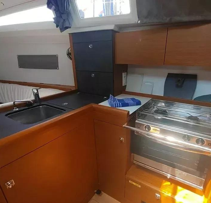 Reina De Oros | Sun Odyssey 349 photo 8