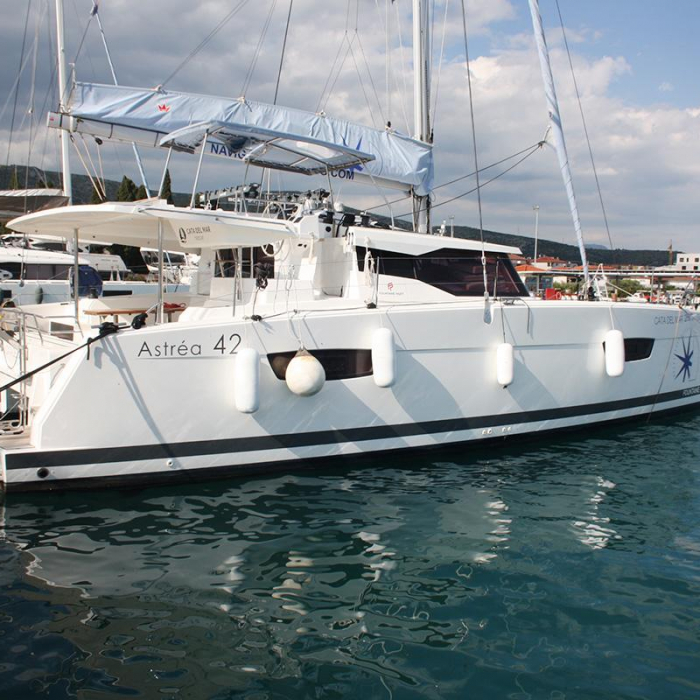 Cata del Mar | Fountaine Pajot Astrea 42 photo 1