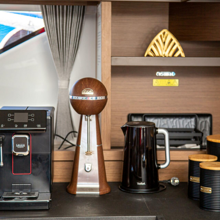 Magnum Opus | Lagoon 50 photo 44