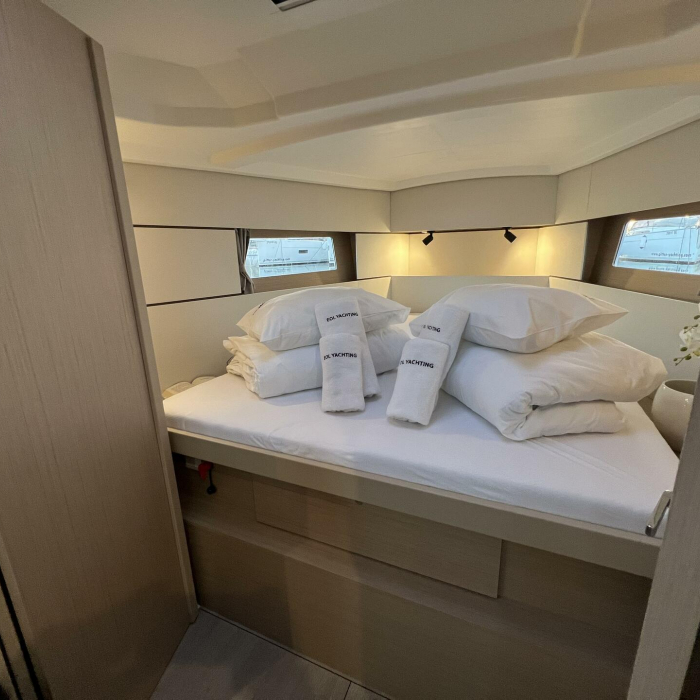 Jana | Oceanis 38.1 photo 17