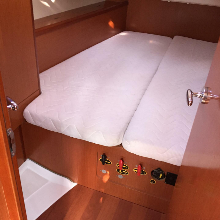 Little Mermaid | Oceanis 43 photo 12