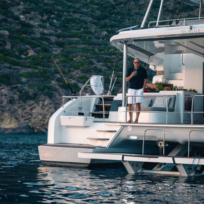 EL-BLUE | Lagoon 55 photo 6