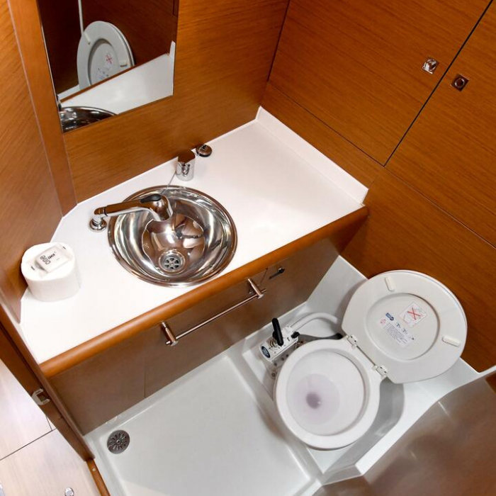 Kiss Kiss | Sun Odyssey 419 photo 30