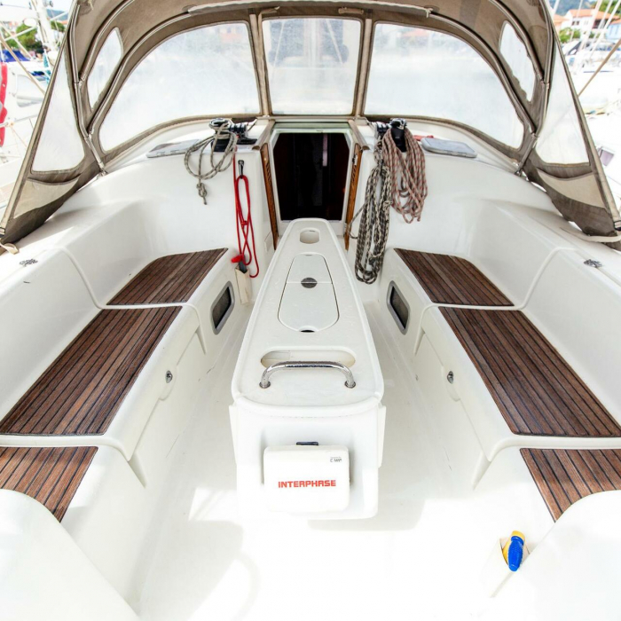 Too Lucky | Cyclades 43.4 photo 9