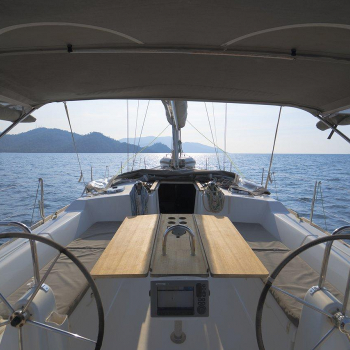 Daphne-S | Dufour 405 GL photo 11