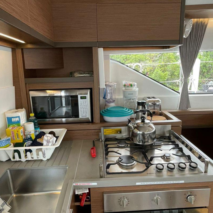 Bottoms up | Lagoon 50 photo 25