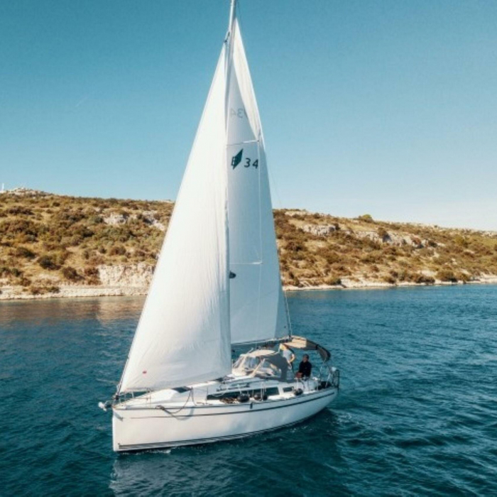 Little Joe | Bavaria Cruiser 34 photo 4