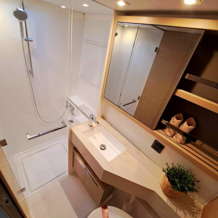 Silver Elli | Lagoon 46 photo 2