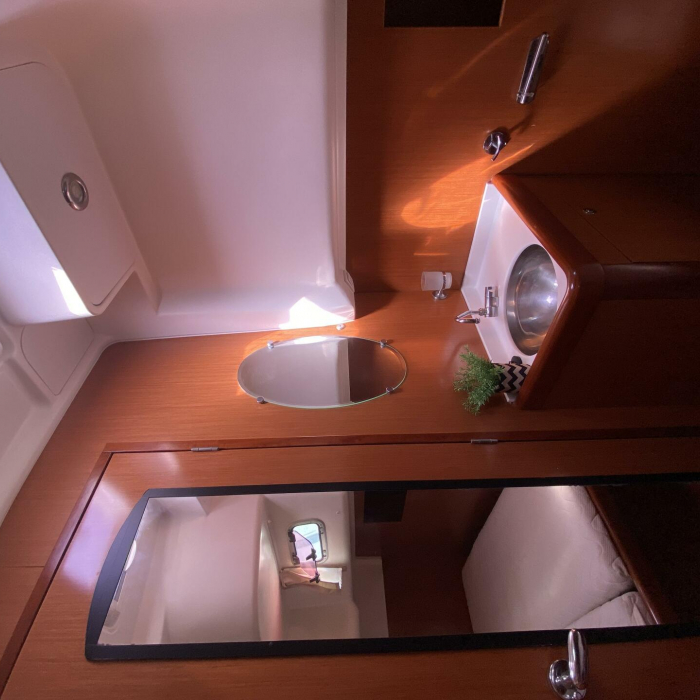 Valasia | Oceanis 54 photo 11