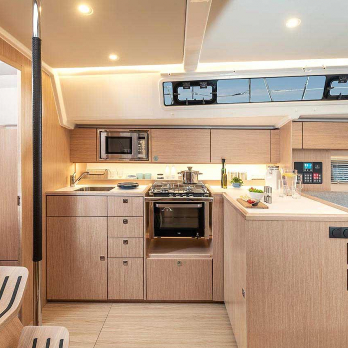 Fortuna | Bavaria C42 photo 8