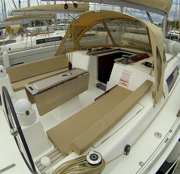 Lara | Dufour 335 GL photo 16