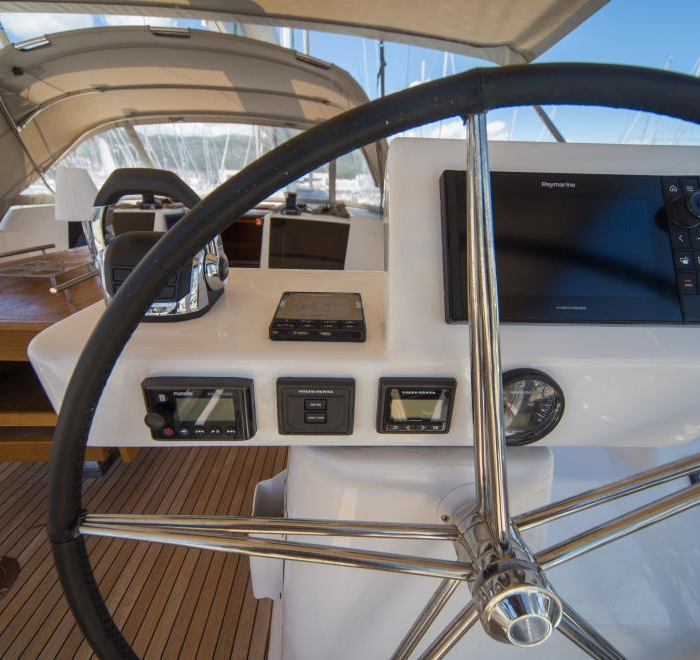 Houat | Dufour 520 GL photo 21