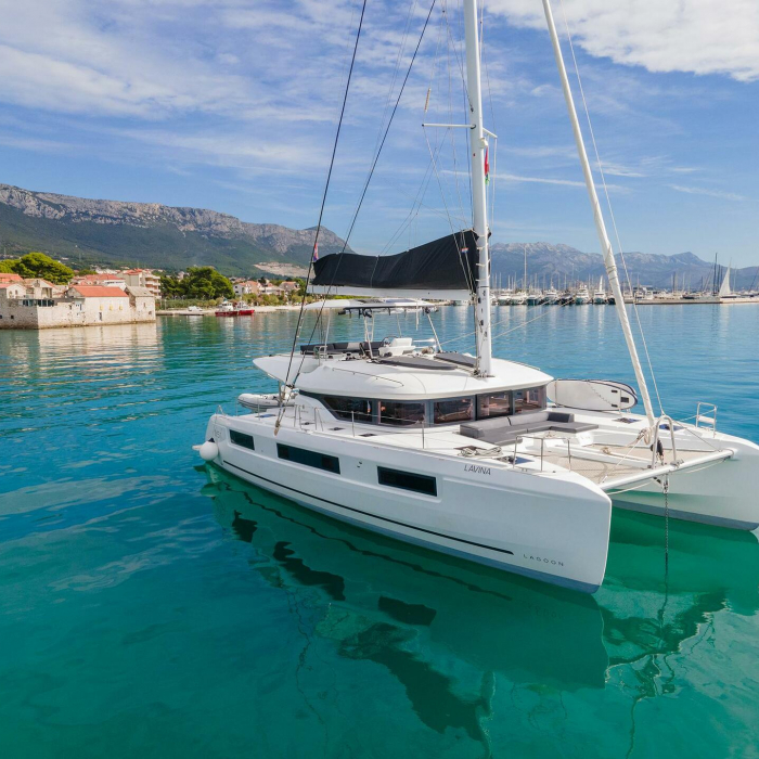 Lavina | Lagoon 51 photo 10