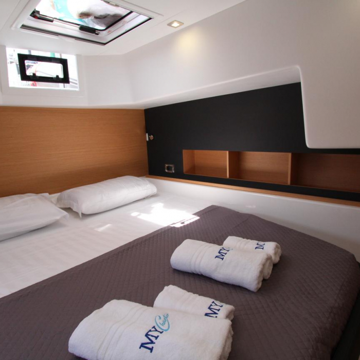 Amelie | Dufour Catamaran 48 5c+5h photo 13