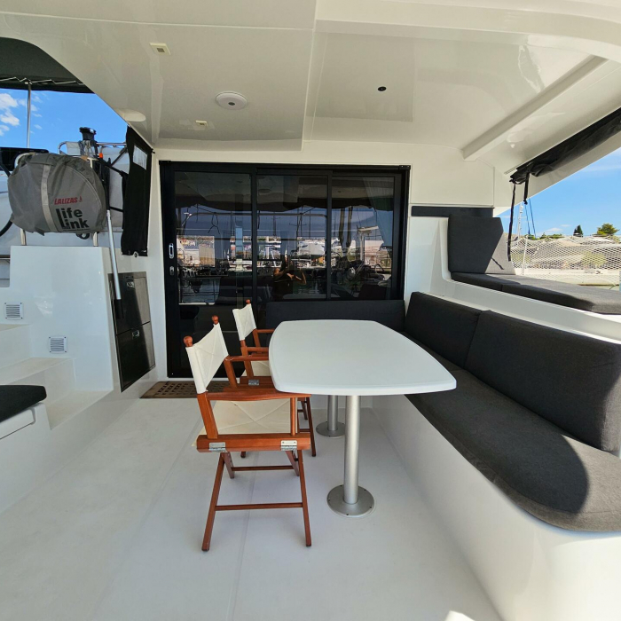 Nera | Lagoon 42 photo 8