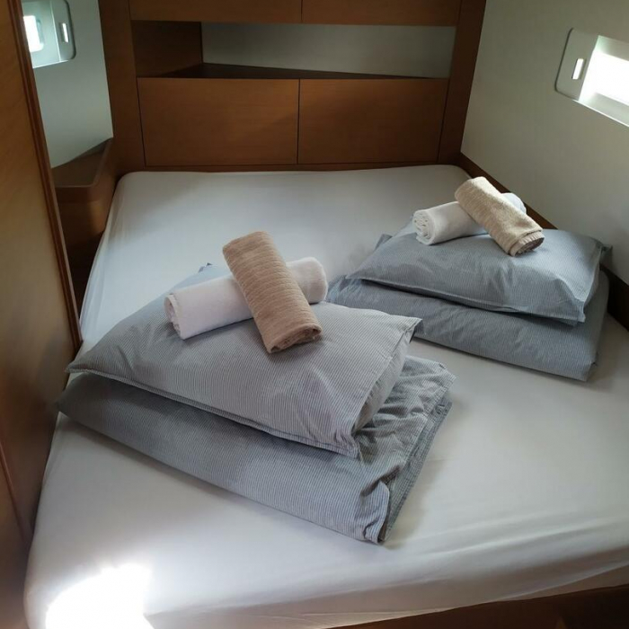 night elli | Sun Odyssey 410 photo 13