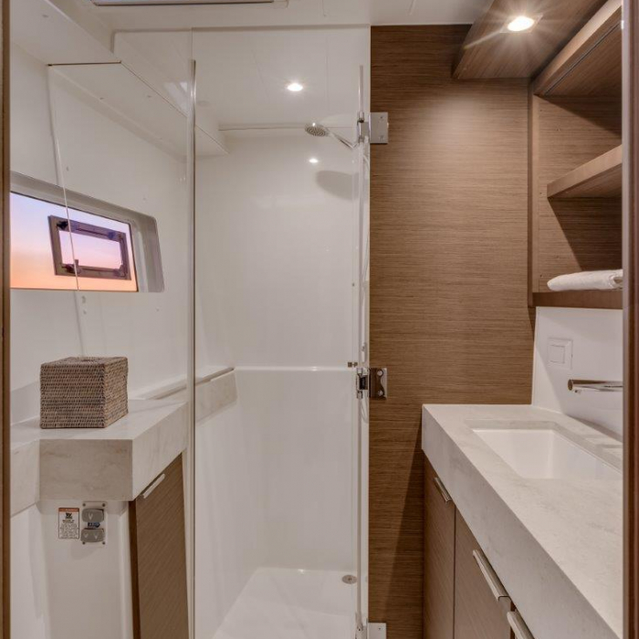 Miber Aries | Lagoon 40 photo 12