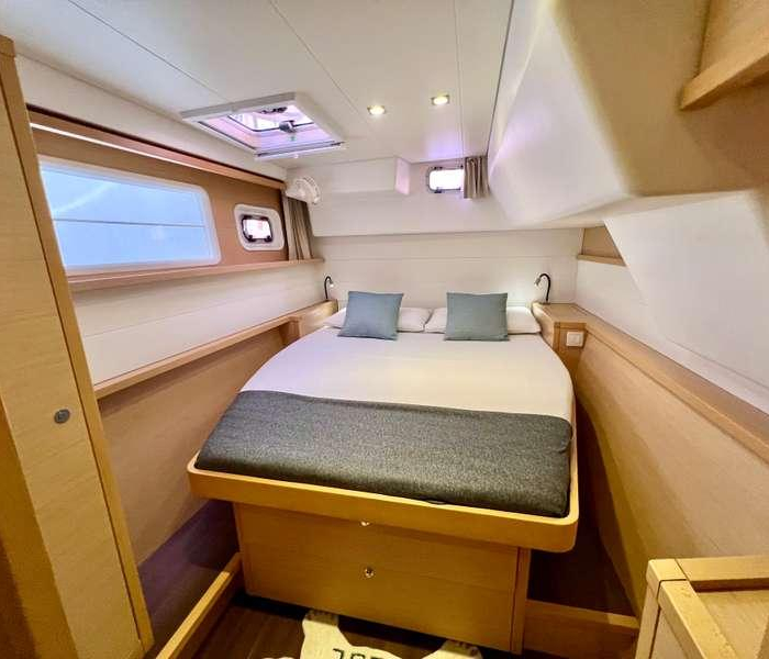 Branchia | Lagoon 450 Fly photo 25