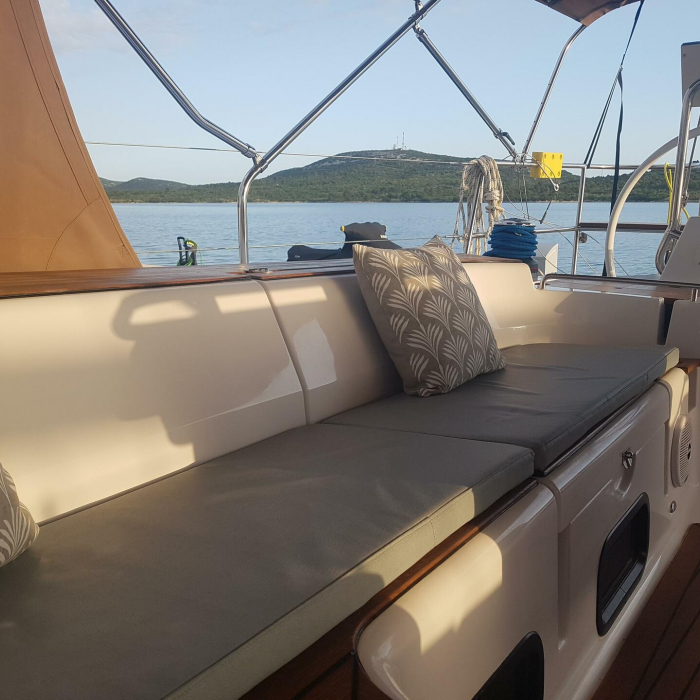 April | Elan 50 Impression photo 8