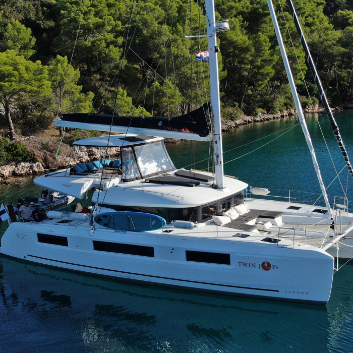 Twin Joy + | Lagoon 51 photo 1