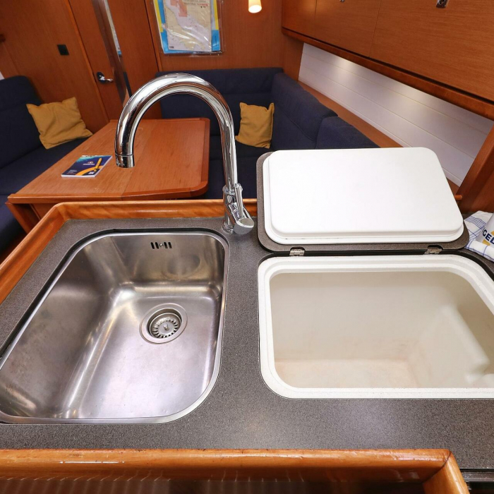 Homeoffice | Bavaria Cruiser 33 photo 14