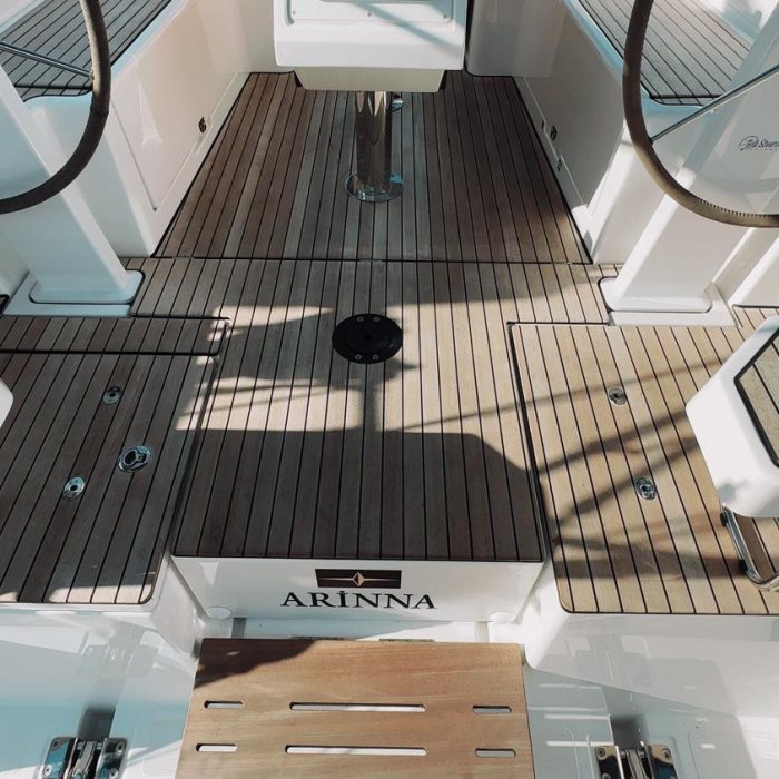 Arinna | Bavaria C38 photo 26