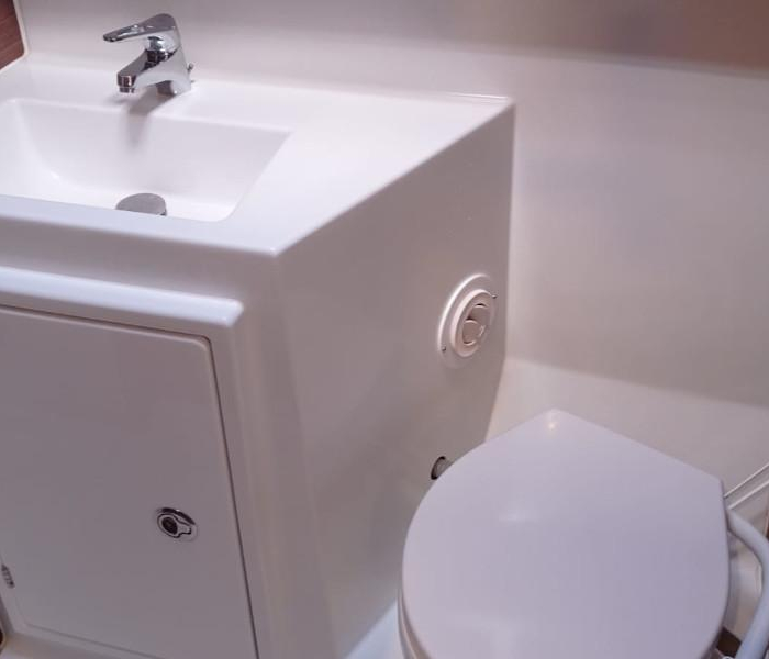 Lux | Lagoon 42 photo 8