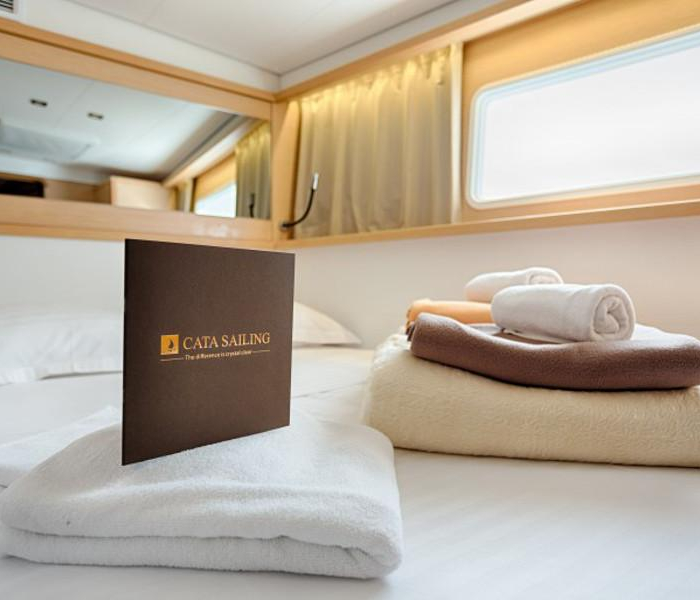 BRIGHT MOON | Lagoon 450 F Luxury photo 9