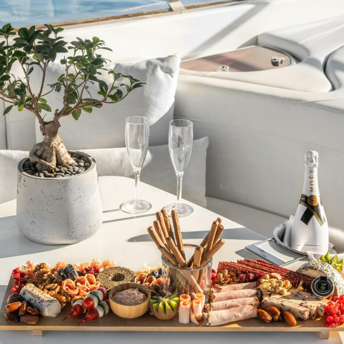 AEGEAN BLUE | Bavaria 40 photo 25