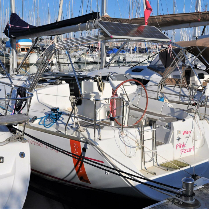 Pink Pearl | Sun Odyssey 37 photo 1