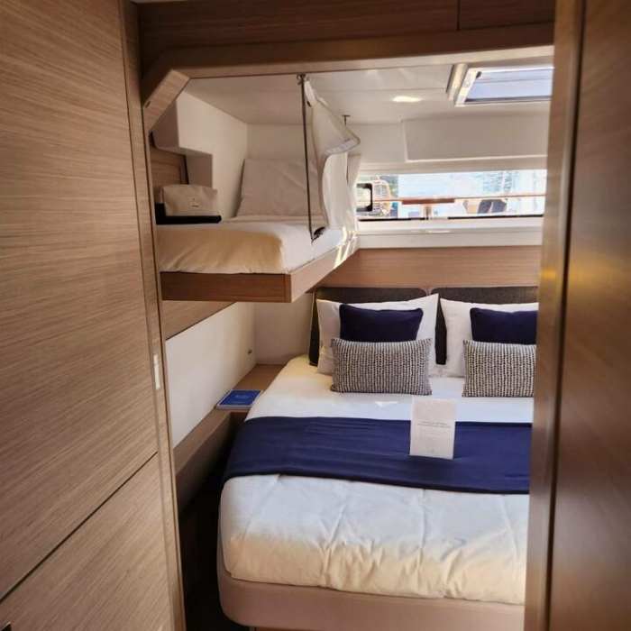 Solara | Lagoon 43 photo 5