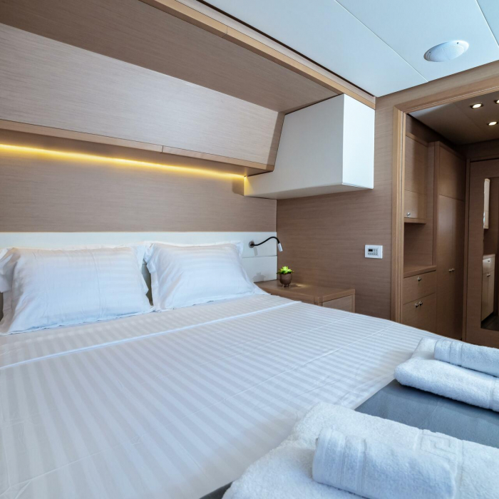 White Pearl | Lagoon 52 photo 11