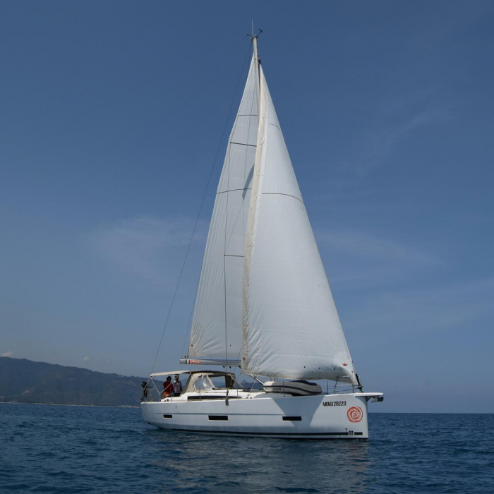 Little Mokoro | Dufour 430 photo 6