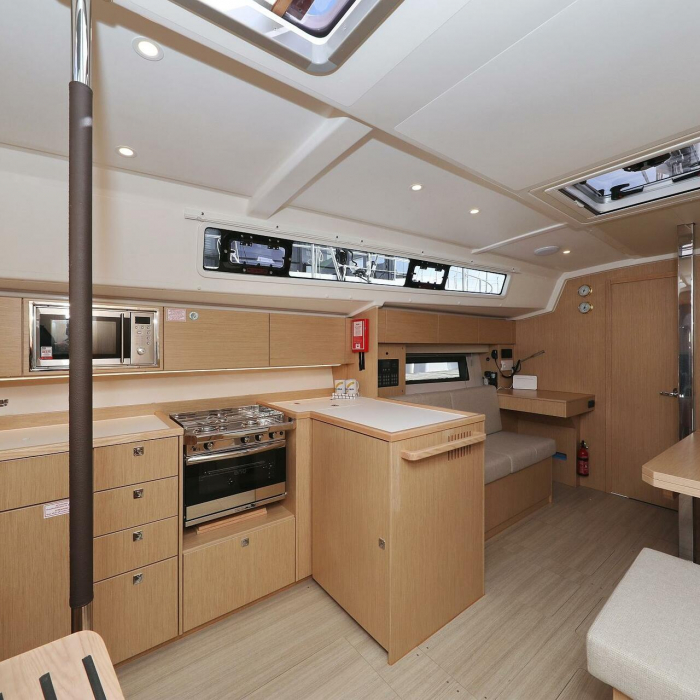 Levente | Bavaria C42 photo 46