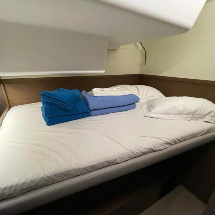 Silhouette | Lagoon 50 photo 4