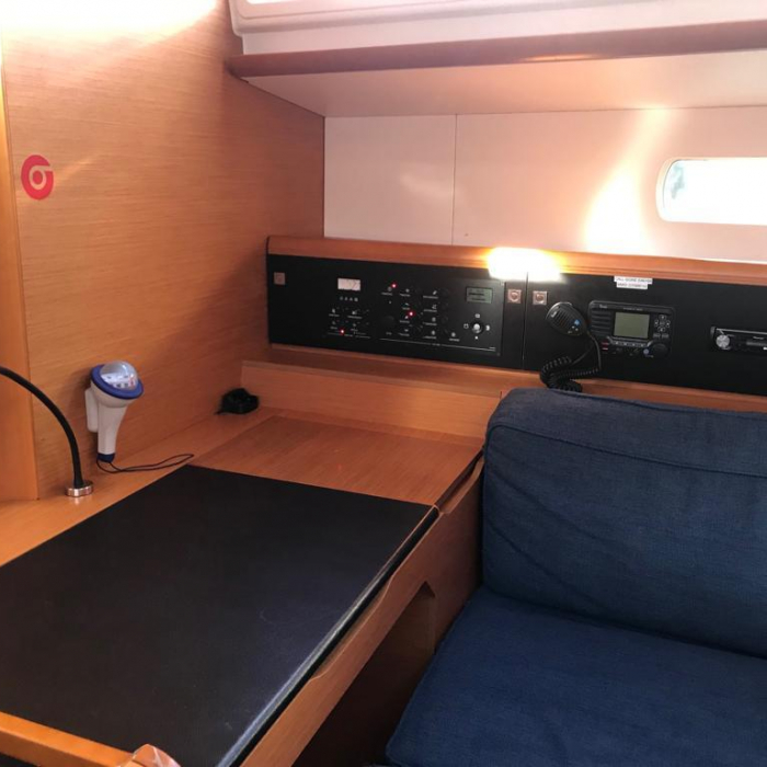 Alboran Bourbon (Las Galletas) | Sun Odyssey 519 photo 9