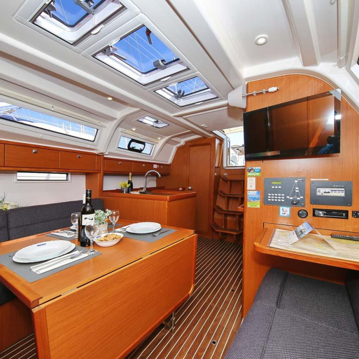 Oracle | Bavaria Cruiser 37 photo 15