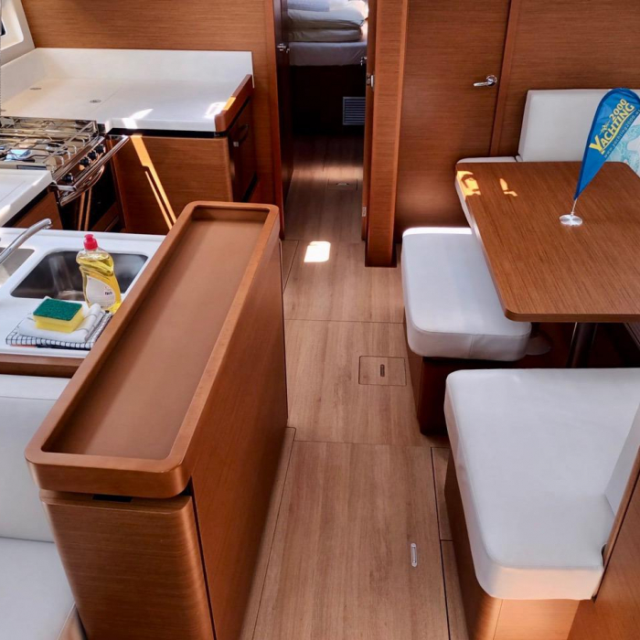 MA CHERIE | Sun Odyssey 490 photo 6