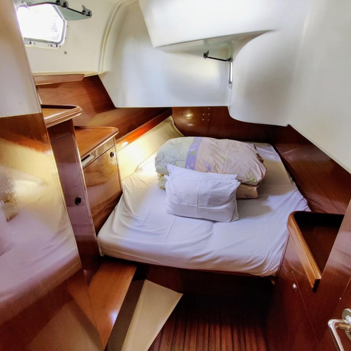 Rose Runner | Oceanis Clipper 461 photo 10