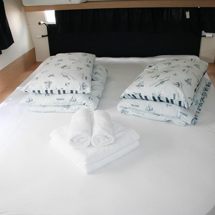 Admira | Fountaine Pajot LUCIA 40 photo 8