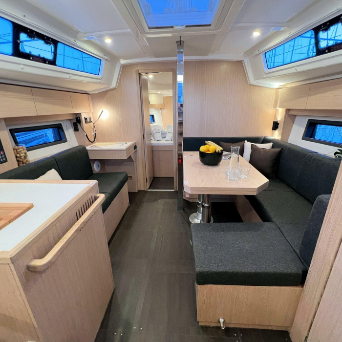 Mala Hana | Bavaria C38 photo 25