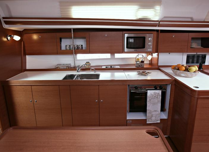 China girl | Dufour 375 GL photo 4