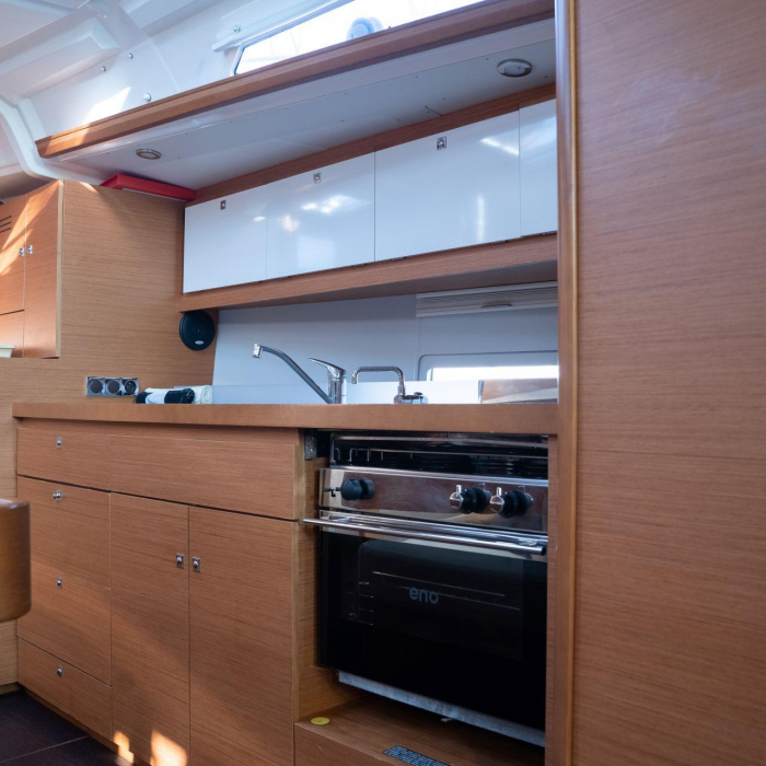 M T POCKETS | Dufour 430 GL photo 5