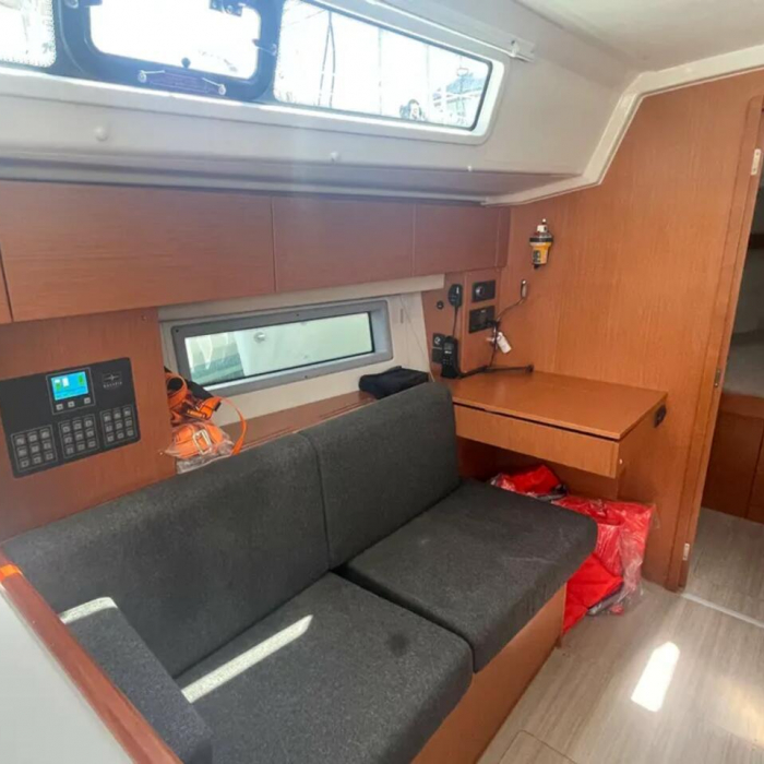Prestige | Bavaria C42 photo 4