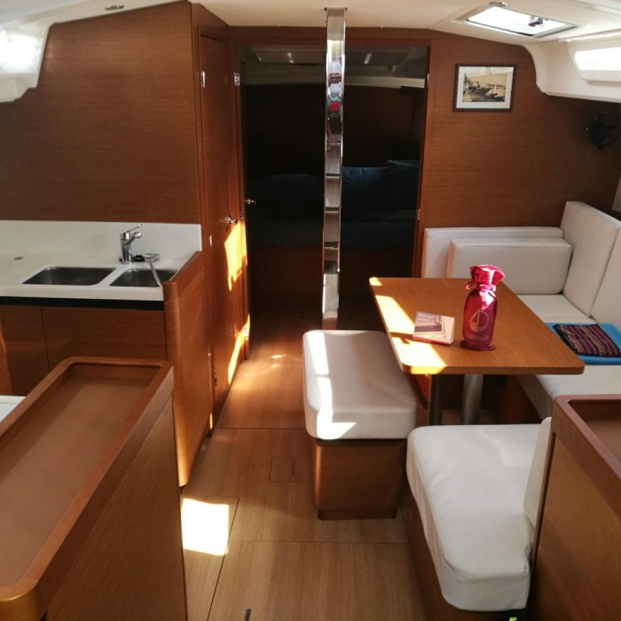 Aitna | Sun Odyssey 440 photo 4